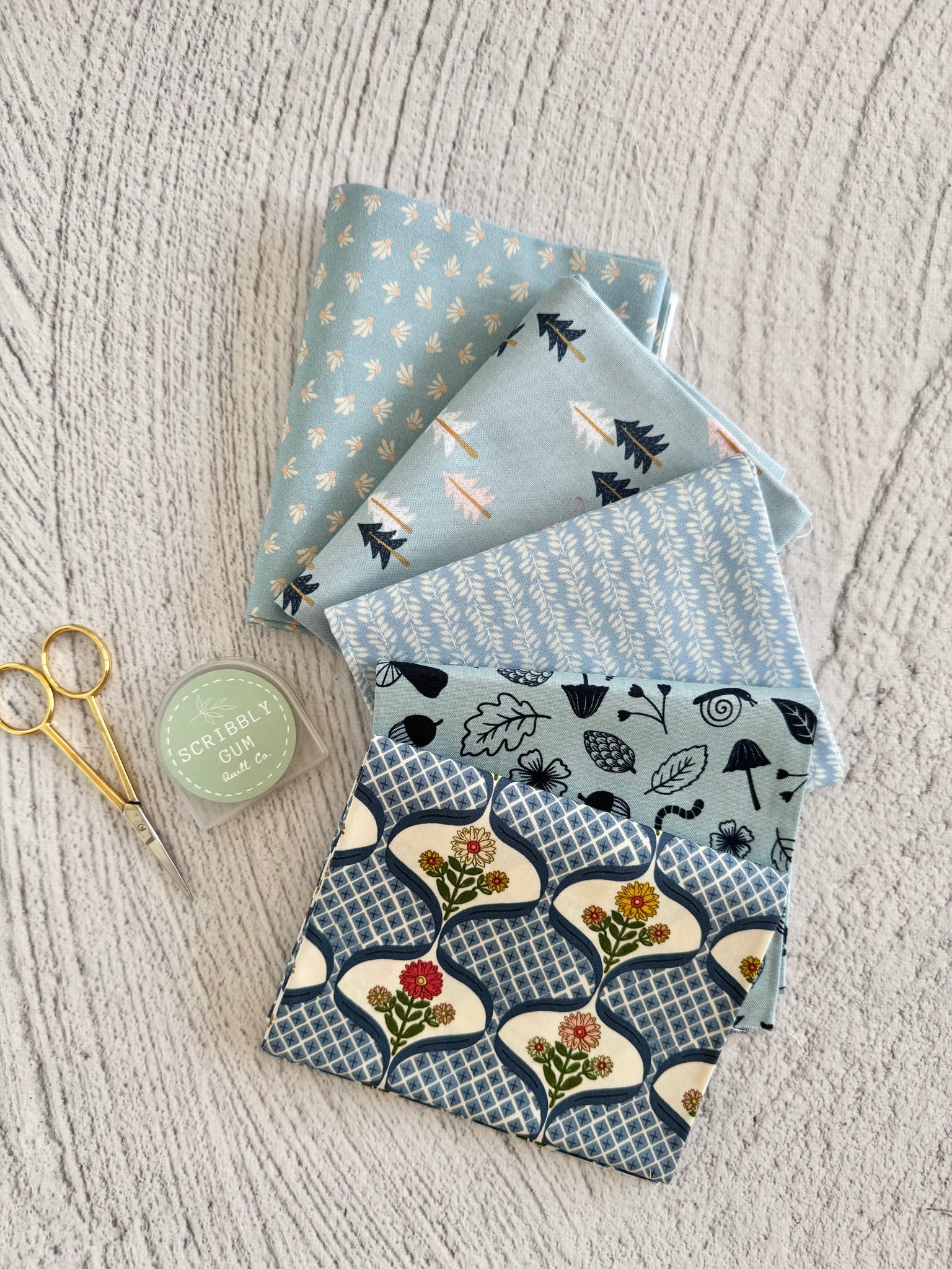 Snowflake #8 - Curated 5 Fat Quarter Bundle