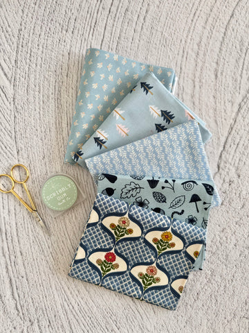 Snowflake #8 - Curated 5 Fat Quarter Bundle