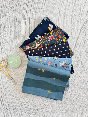 Snowflake #2 - Curated 5 Fat Quarter Bundle