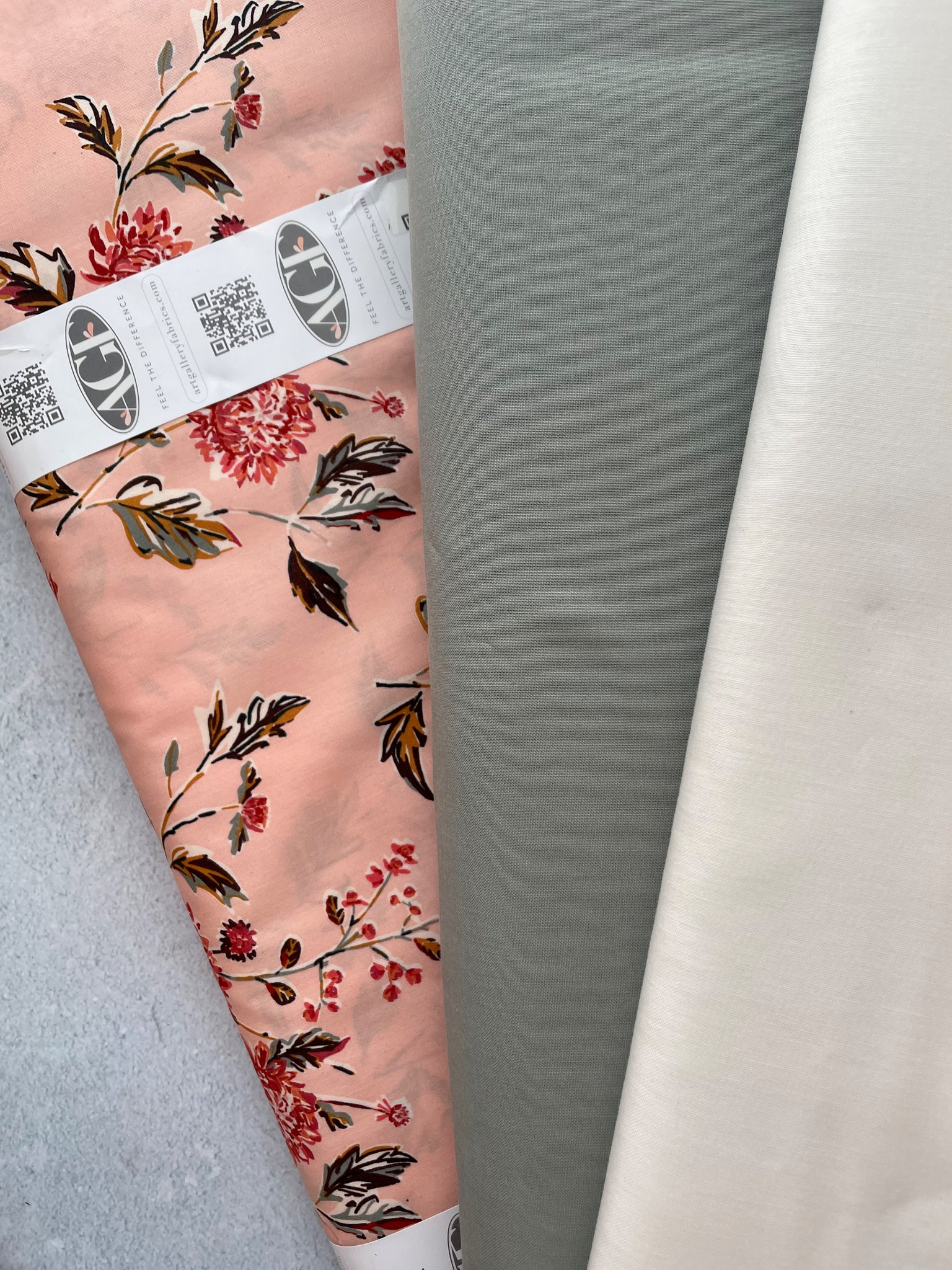 Lo and Behold Stichery's fabric bundle kit - ‘Deco Quilt’ throw size  (Art Gallery Fabrics, Bella)