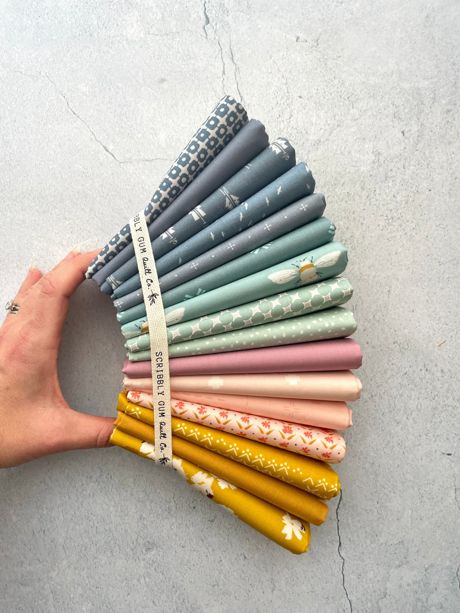 Curated fat quarter bundle "Cassandra of Tulum"- 16 Fat Quarters (Art Gallery Fabrics)