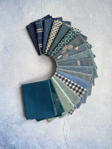 Curated fat quarter bundle ‘Rainbow Week - Blue- 18 Fat Quarters (Art Gallery Fabric, Bella, Andover, Kitchen Window Wovens, Devonstone)