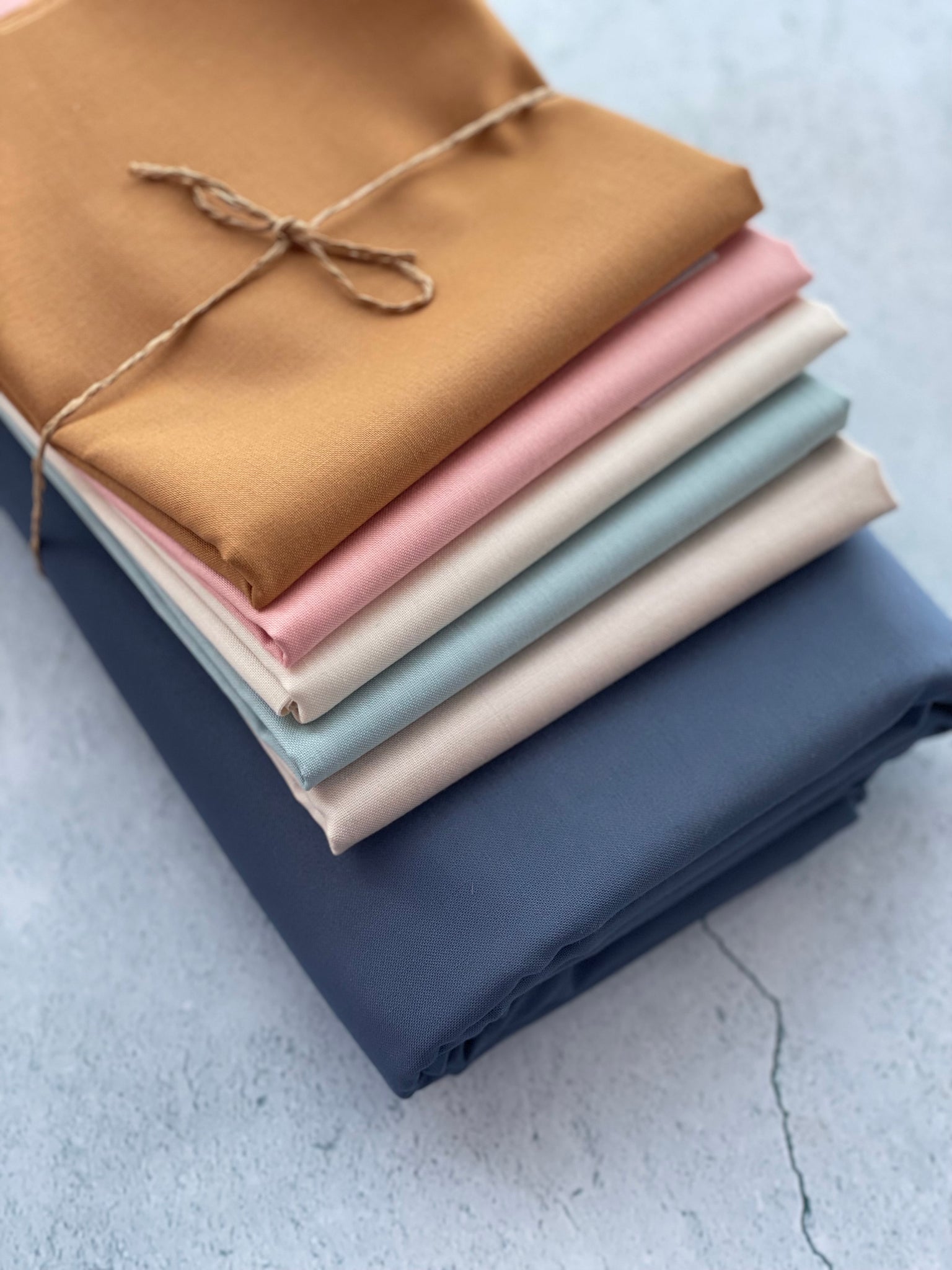 Lo and Behold Stichery's fabric bundle kit - ‘Deco Quilt’ throw size  (Bella, Devonstone)